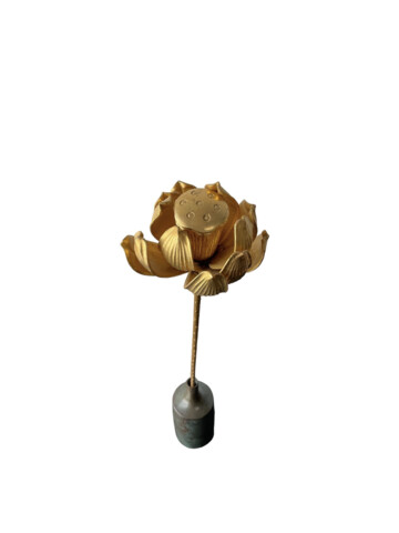 Exceptional 19th Century Gilt Wood Alter Flower 74596