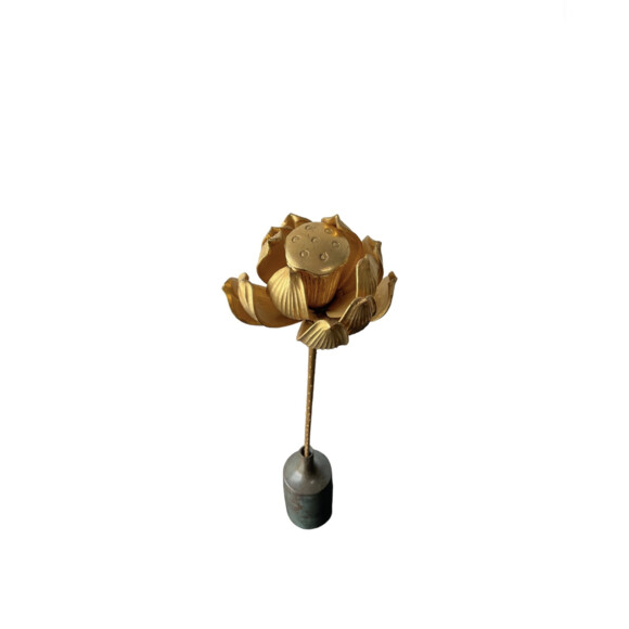 Exceptional 19th Century Gilt Wood Alter Flower 74596