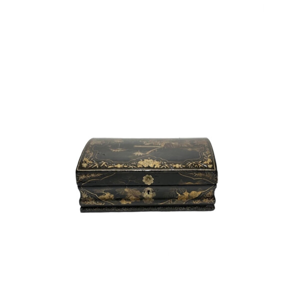 Stunning English Chinoiserie Box 69826