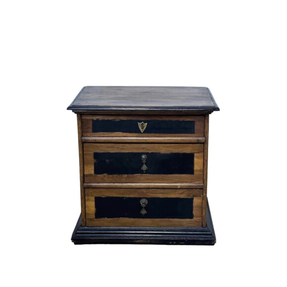 18th Century Italian Walnut Commode/Nightstand 72946