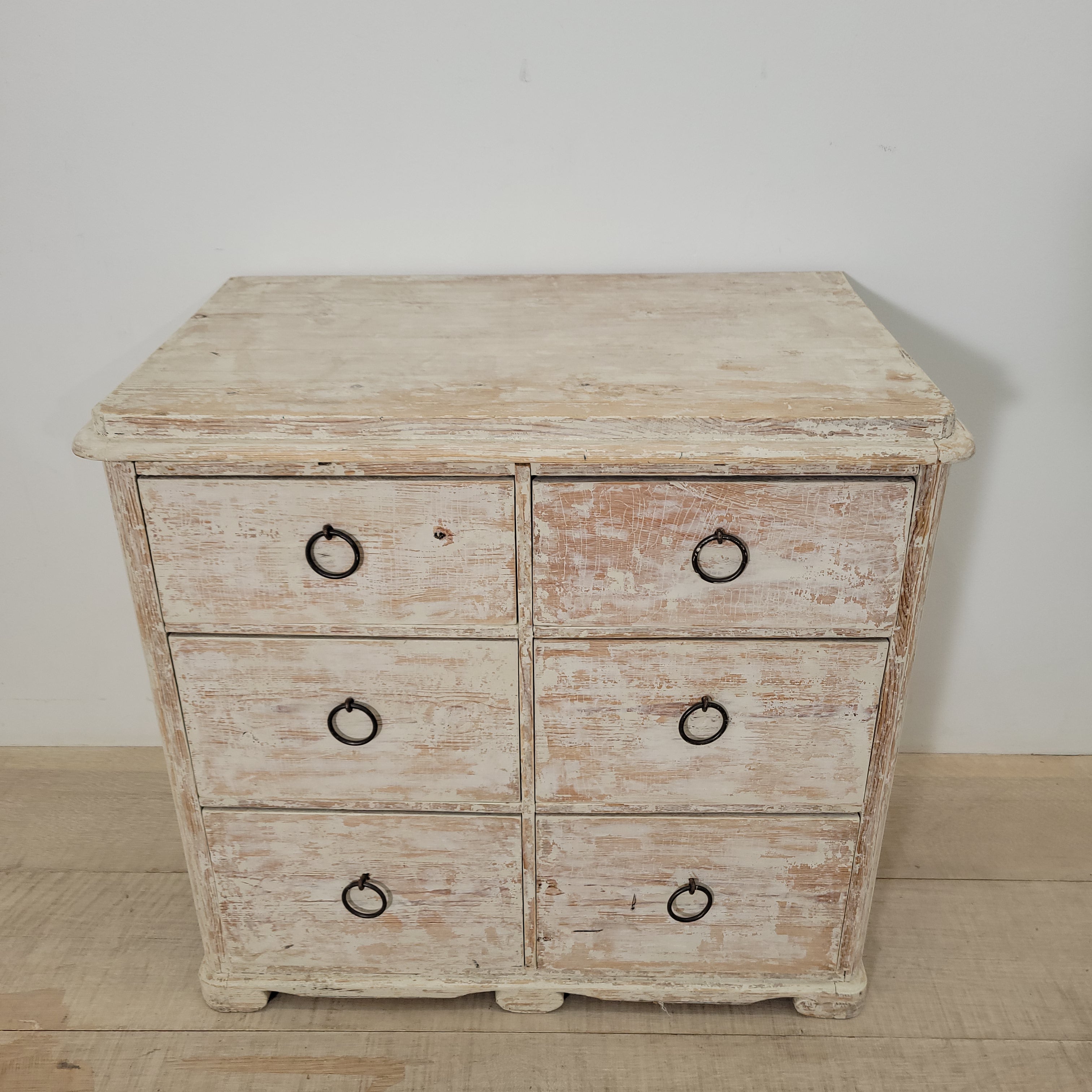 18th century Swedish Painted Commode