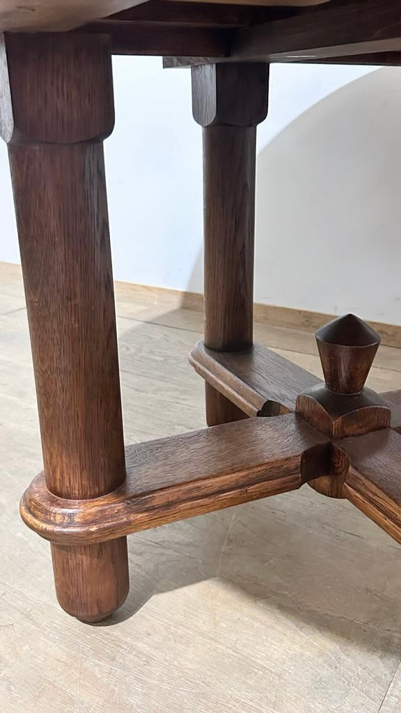 Guillerme et Chambron Round Dining Table