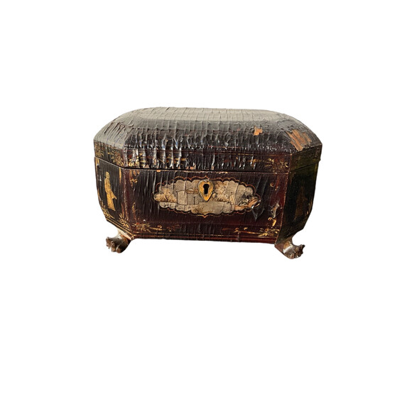 19th Century English Chinoiserie Box 76579