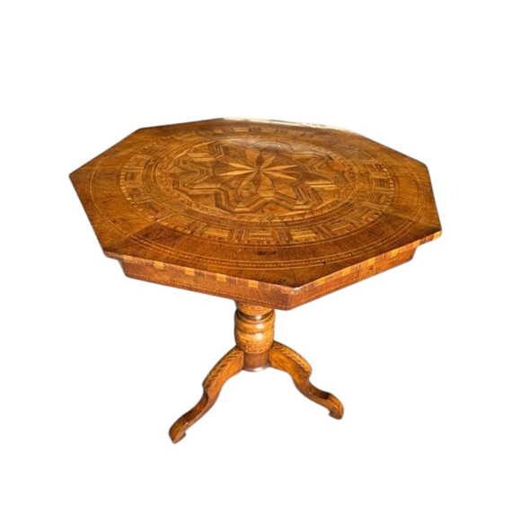 19th Century Octagonal Top Inlaid Table 77305