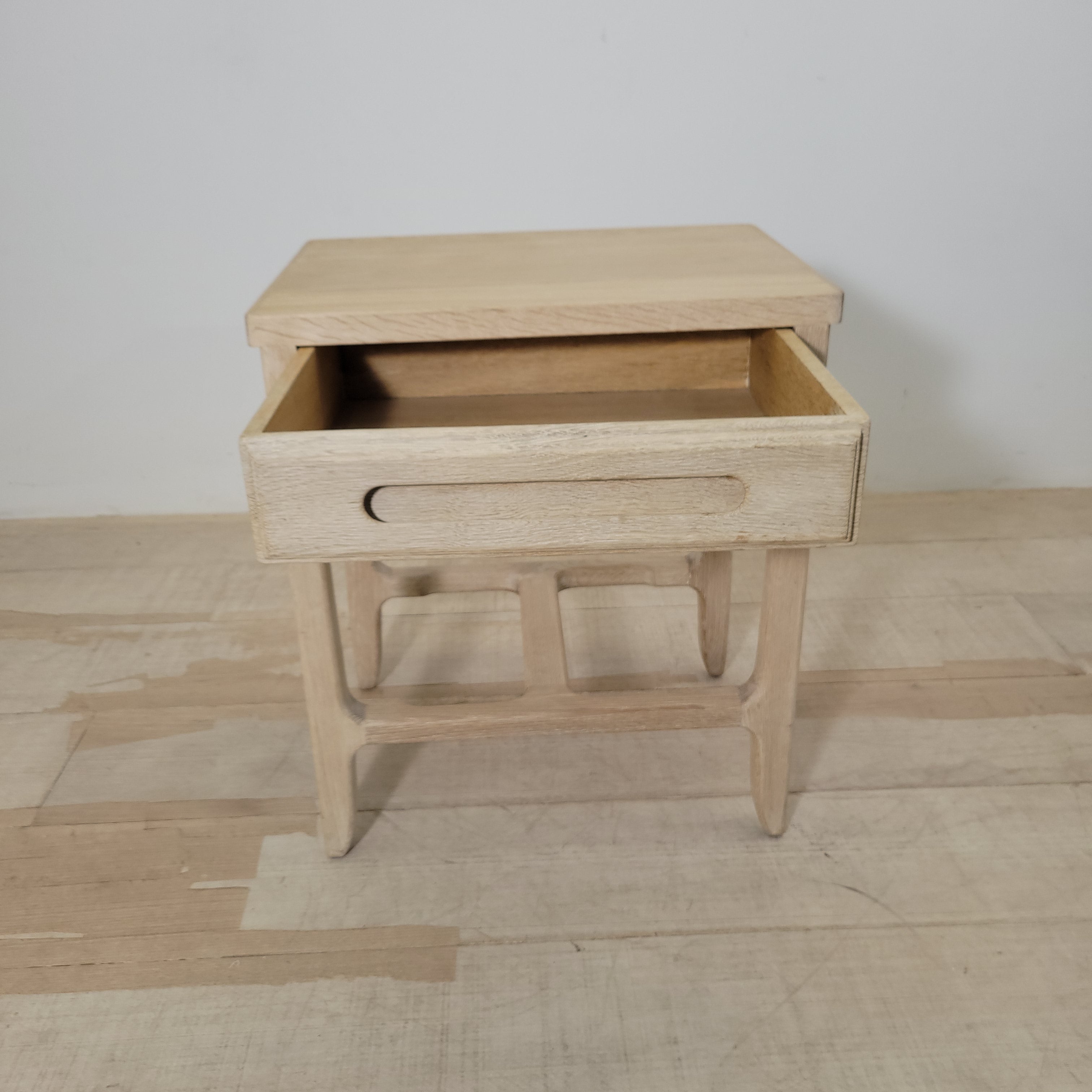 Limited Edition oak one drawer nightstand/table
