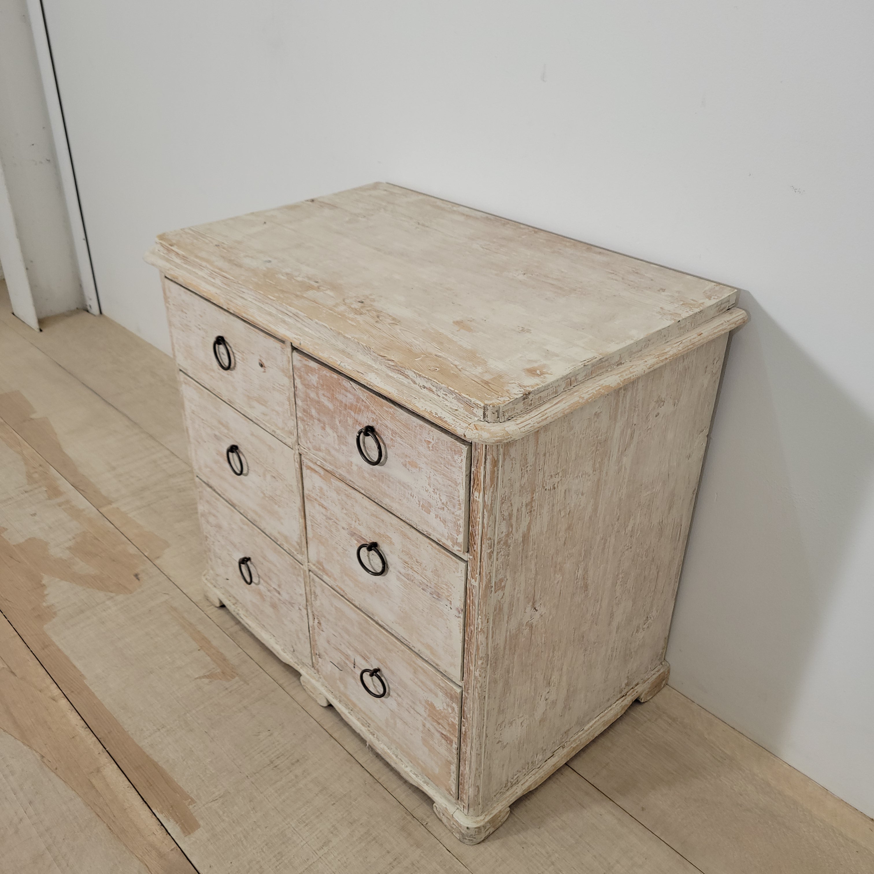 18th century Swedish Painted Commode