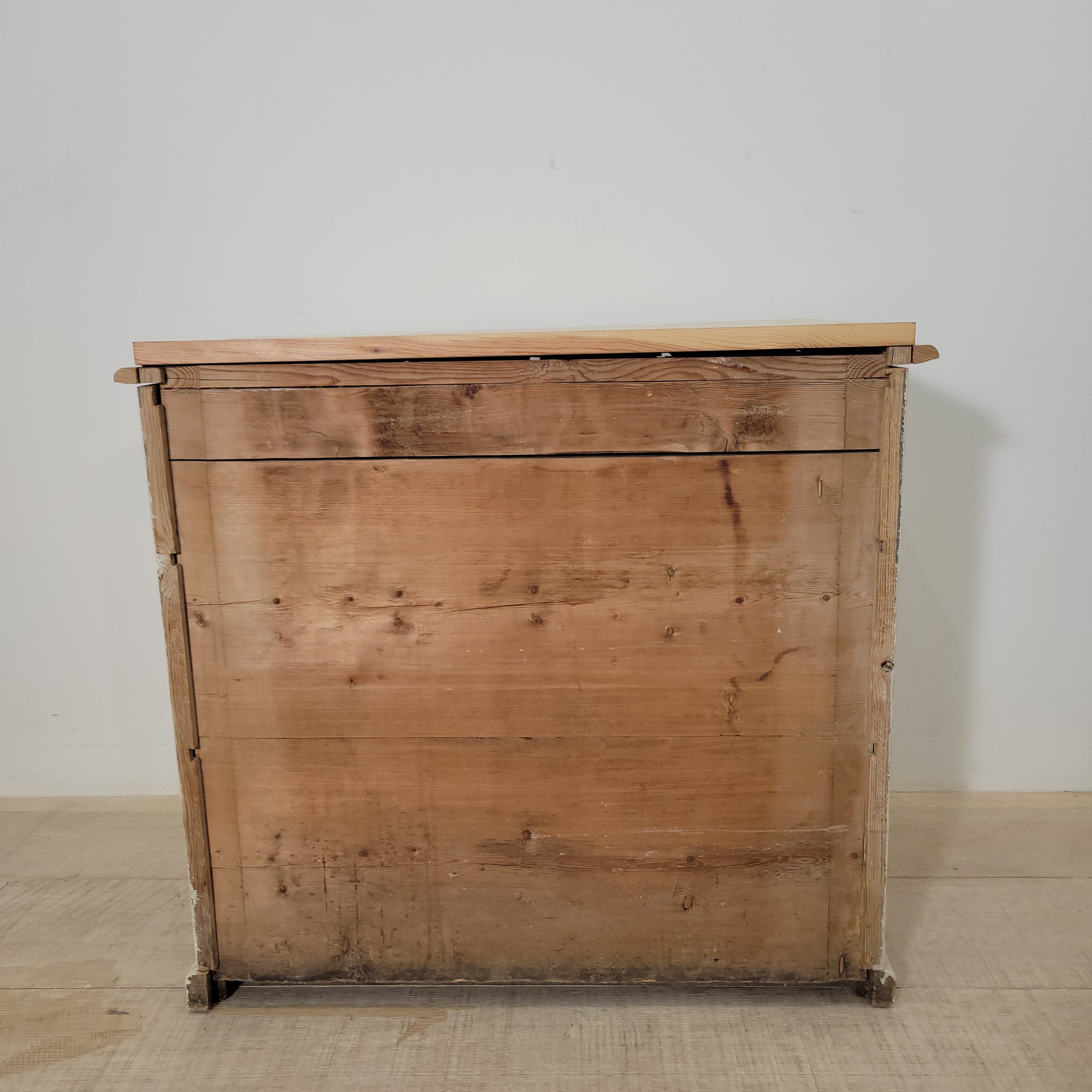 18th century Swedish Painted Commode