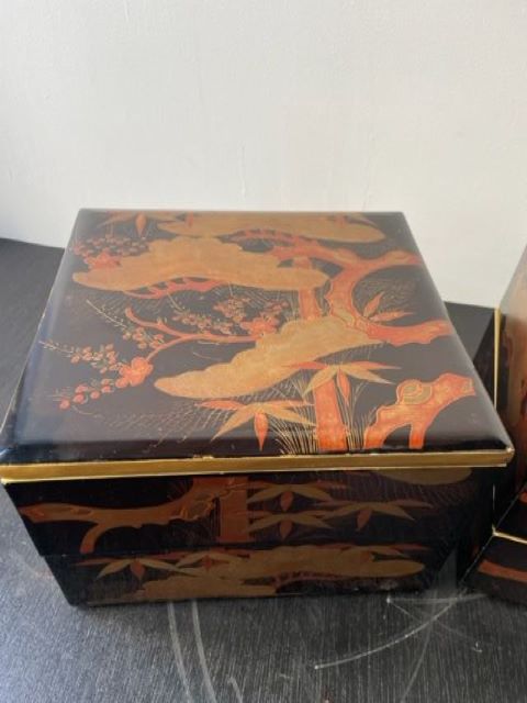 Exceptional Lacquer Jubako Box