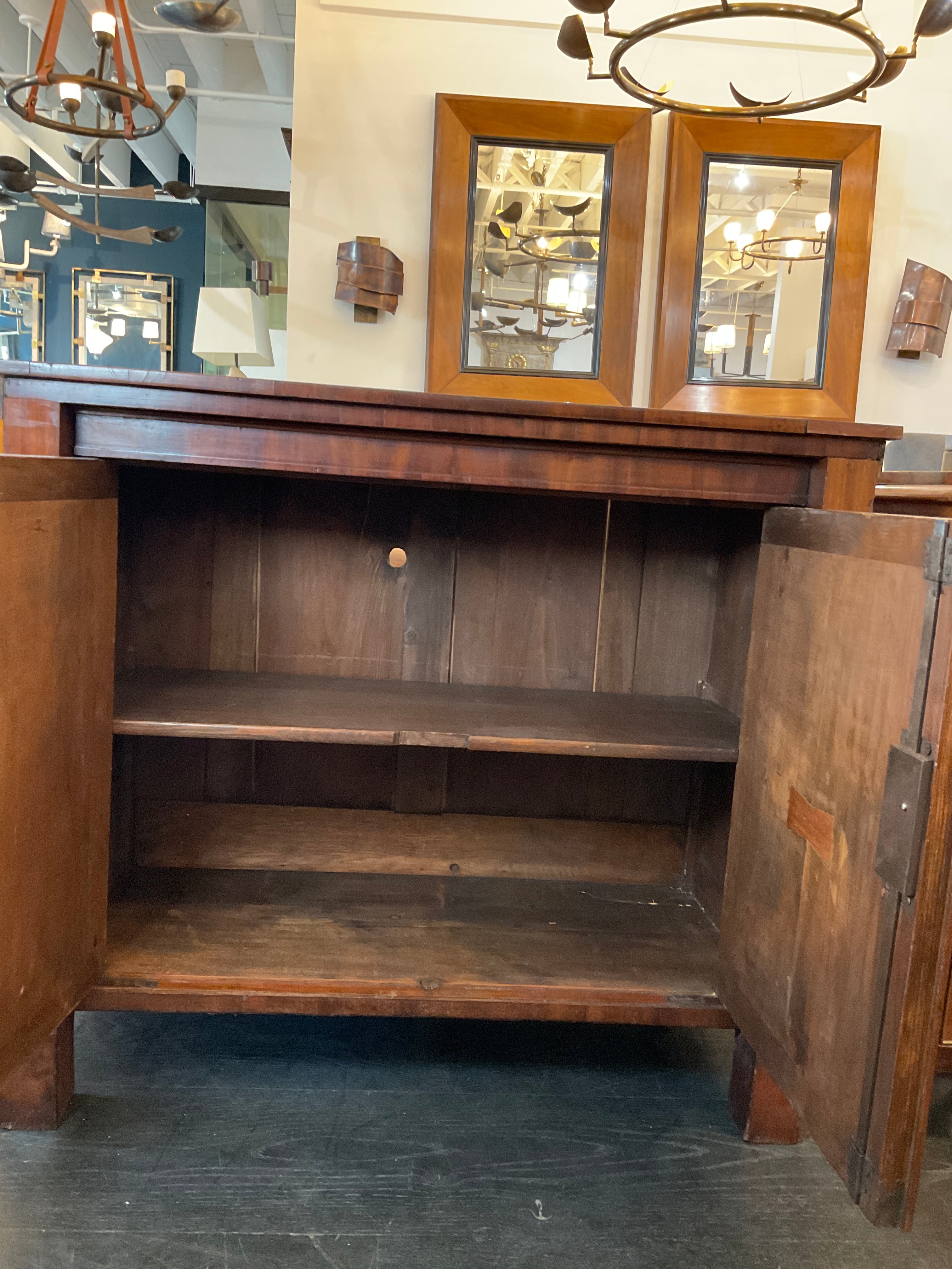 Neo Classic Cabinet