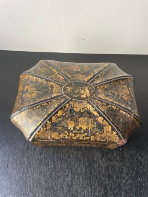 Melon-Shape Chinoiserie Box