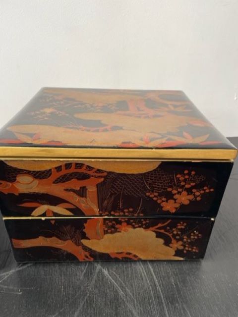 Exceptional Lacquer Jubako Box